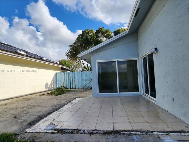 9711 SW 57th St, Cooper City, FL 33328