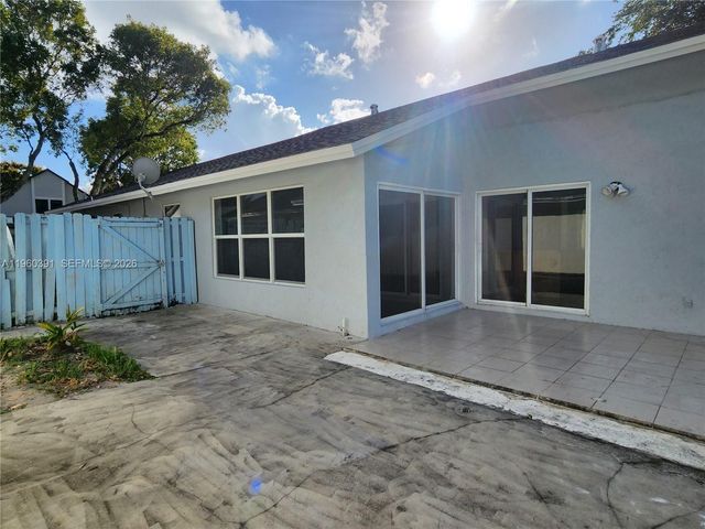 9711 SW 57th St, Cooper City, FL 33328