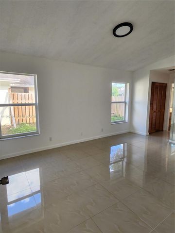 9711 SW 57th St, Cooper City, FL 33328