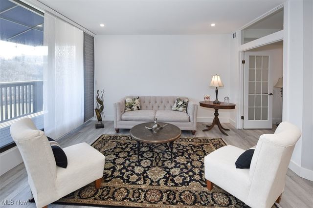 19000 Lake Road, Rocky River, OH 44116