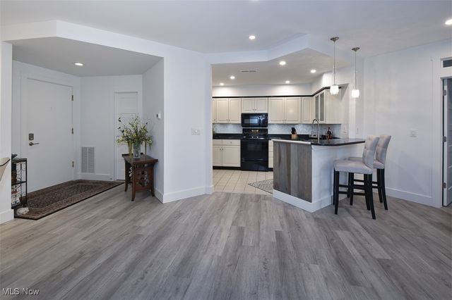 19000 Lake Road, Rocky River, OH 44116