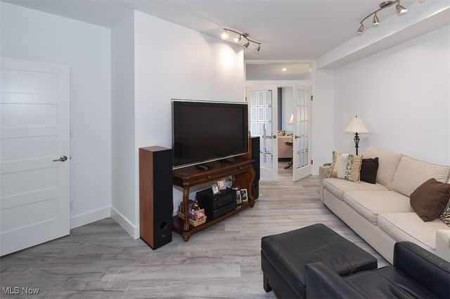 19000 Lake Road, Rocky River, OH 44116