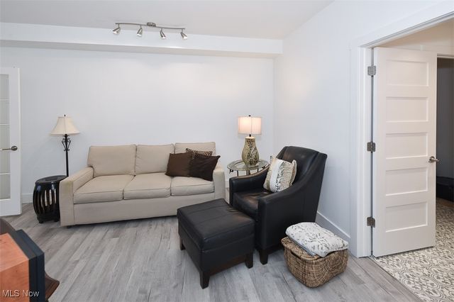 19000 Lake Road, Rocky River, OH 44116