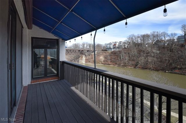 19000 Lake Road, Rocky River, OH 44116