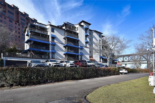 19000 Lake Road, Rocky River, OH 44116