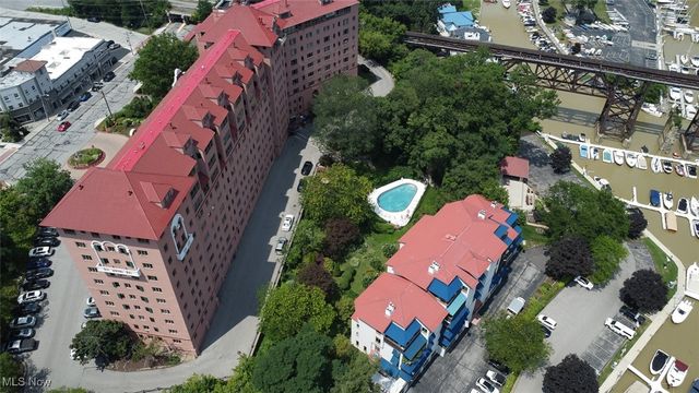 19000 Lake Road, Rocky River, OH 44116