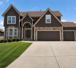 2221 SW Hawk View Road, Lee's Summit, MO 64082