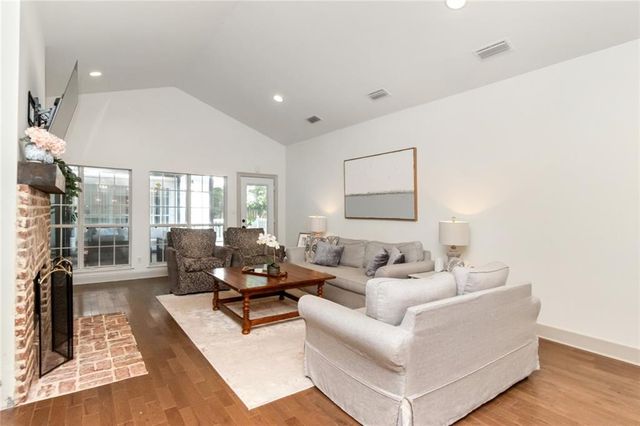 305 Springwood N Drive, Mobile, AL 36608