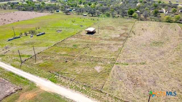 237 N County Road 240, Gonzales, TX 78629