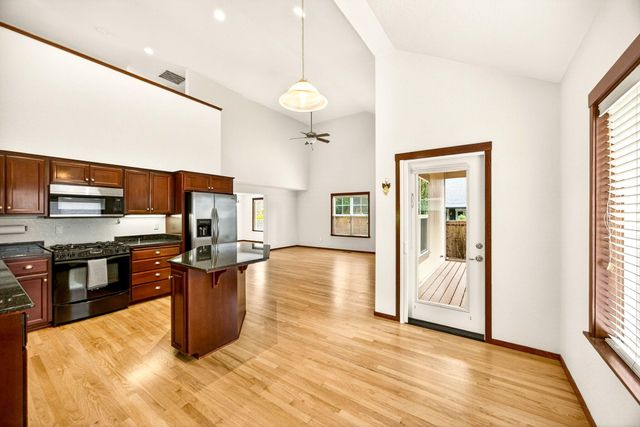 150 Graham Way, Talent, OR 97540