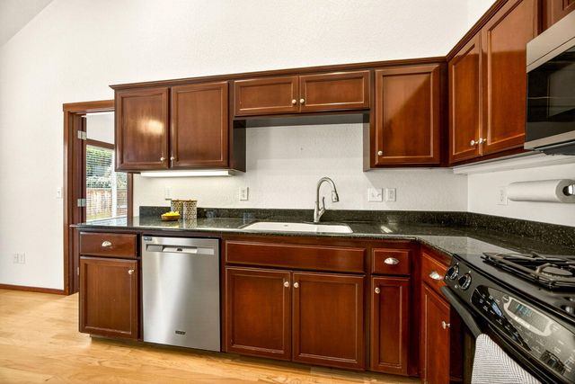 150 Graham Way, Talent, OR 97540