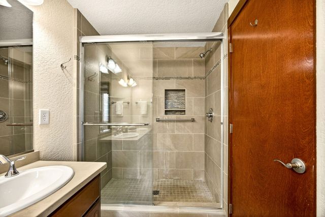 150 Graham Way, Talent, OR 97540