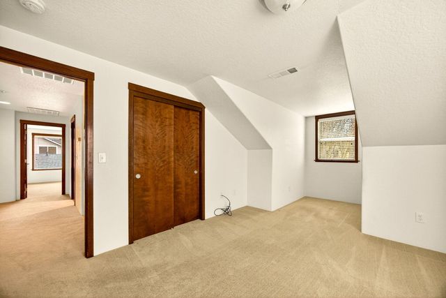 150 Graham Way, Talent, OR 97540