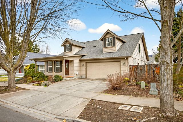 150 Graham Way, Talent, OR 97540