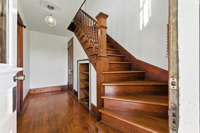 33 N MARYE LN, Luray, VA 22835