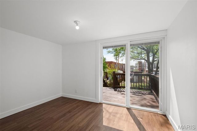 4936 Shaw Avenue, St Louis, MO 63110