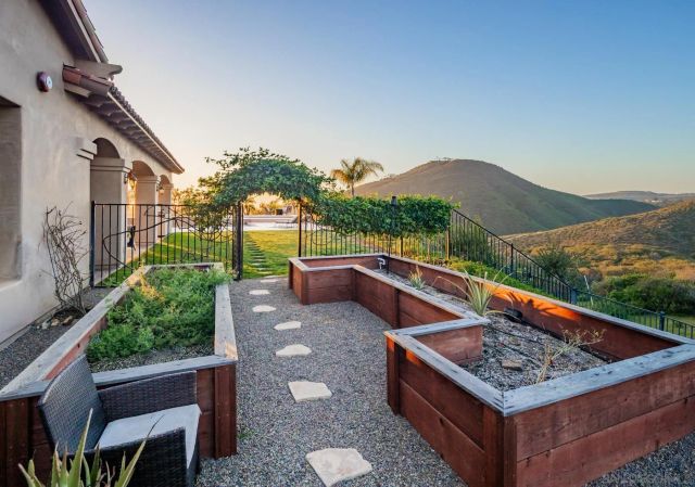 7718 Camino Sin Puente, Rancho Santa Fe, CA 92067