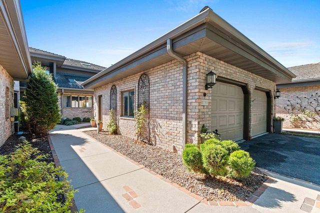 2755 FOX RUN, Appleton, WI 54914