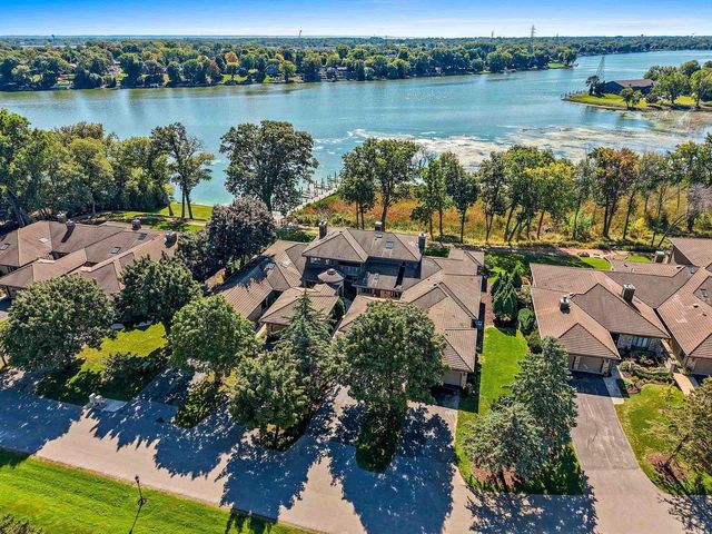 2755 FOX RUN, Appleton, WI 54914