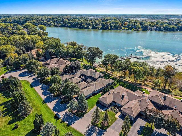 2755 FOX RUN, Appleton, WI 54914