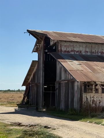 23172 Robertson Boulevard, Chowchilla, CA 93610