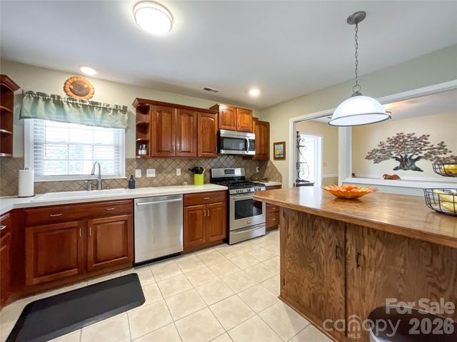 15920 Fieldstone Drive, Matthews, NC 28104