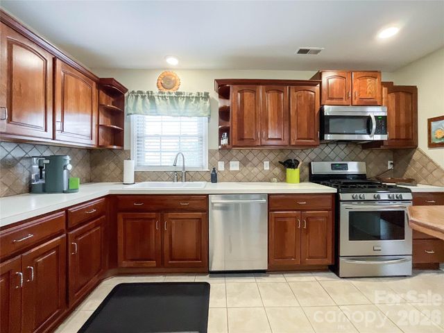 15920 Fieldstone Drive, Matthews, NC 28104