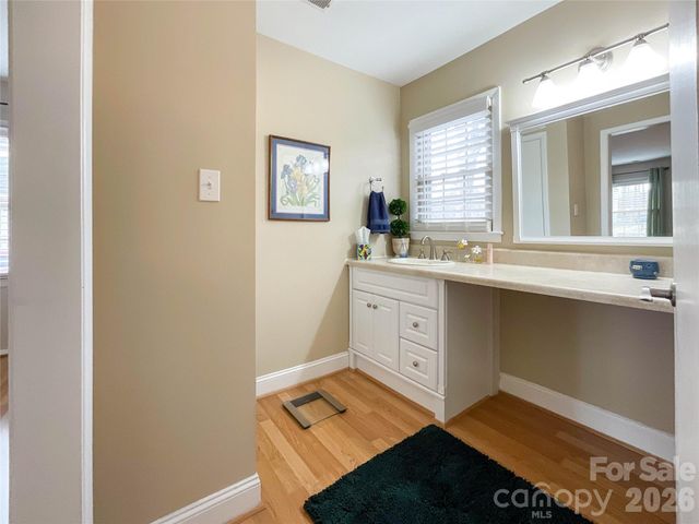 15920 Fieldstone Drive, Matthews, NC 28104