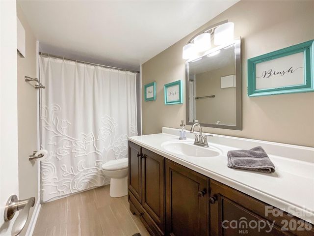 15920 Fieldstone Drive, Matthews, NC 28104