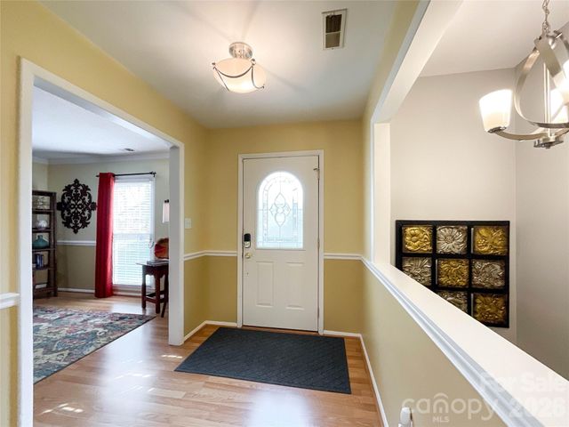 15920 Fieldstone Drive, Matthews, NC 28104