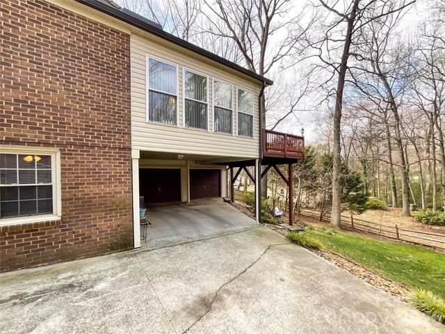 15920 Fieldstone Drive, Matthews, NC 28104