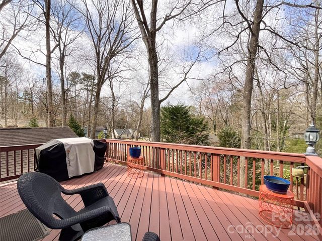 15920 Fieldstone Drive, Matthews, NC 28104