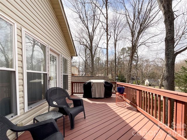 15920 Fieldstone Drive, Matthews, NC 28104