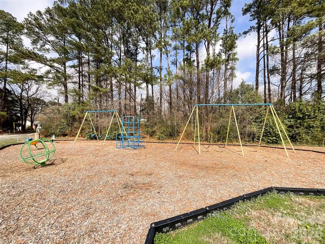 15920 Fieldstone Drive, Matthews, NC 28104