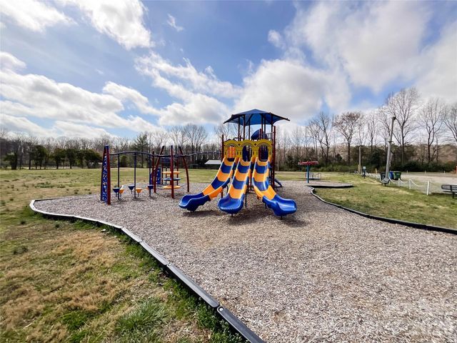 15920 Fieldstone Drive, Matthews, NC 28104