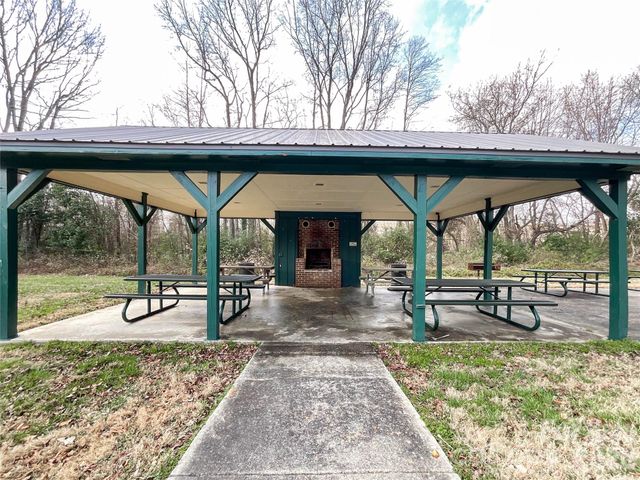 15920 Fieldstone Drive, Matthews, NC 28104