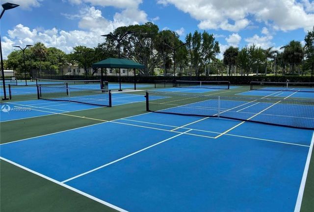 901 Hillcrest Drive 307, Hollywood, FL 33021