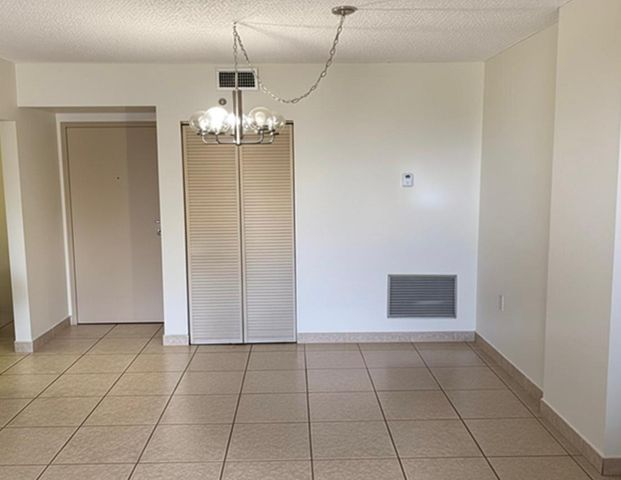 901 Hillcrest Drive 307, Hollywood, FL 33021