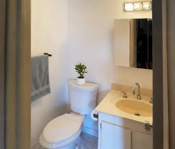 901 Hillcrest Drive 307, Hollywood, FL 33021