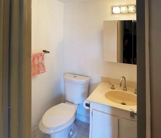 901 Hillcrest Drive 307, Hollywood, FL 33021