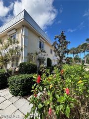 296 4th AVE S 296, Naples, FL 34102