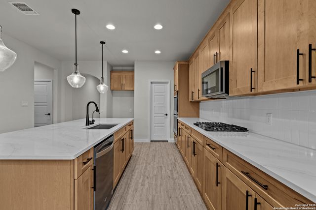 12433 Redwater, San Antonio, TX 78253