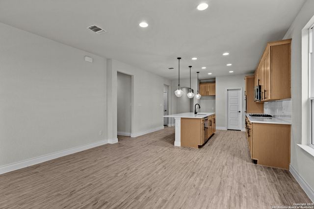 12433 Redwater, San Antonio, TX 78253