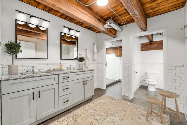 2015 W Race Avenue 120, Chicago, IL 60612
