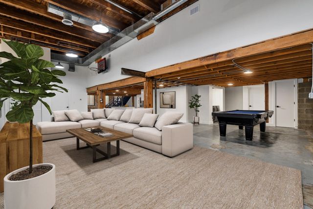 2015 W Race Avenue 120, Chicago, IL 60612