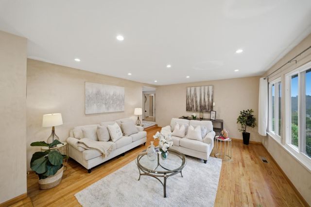 1159 Barcelona Drive, Pacifica, CA 94044