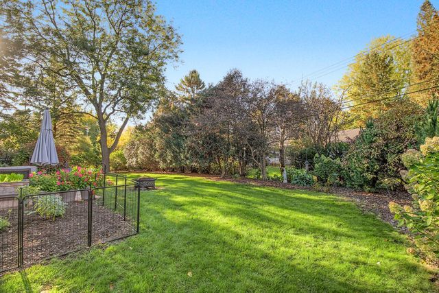 698 Ocala Lane, Mendota Heights, MN 55120