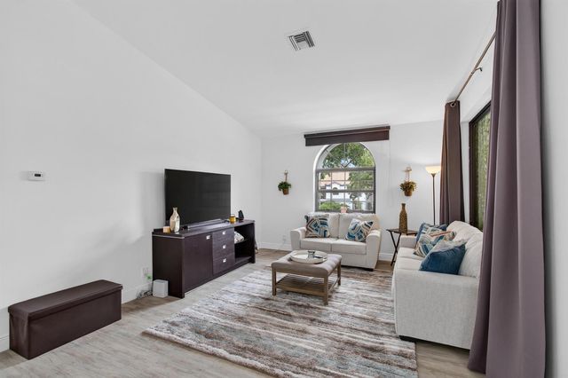 5450 Verona Drive P, Boynton Beach, FL 33437