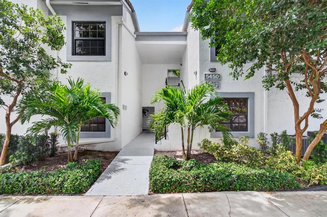 5450 Verona Drive P, Boynton Beach, FL 33437