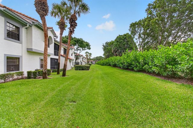 5450 Verona Drive P, Boynton Beach, FL 33437